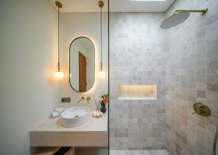Luxury Living Meets Comfort 3br In