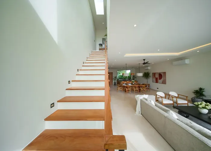Luxury Living Meets Comfort 3br In 别墅