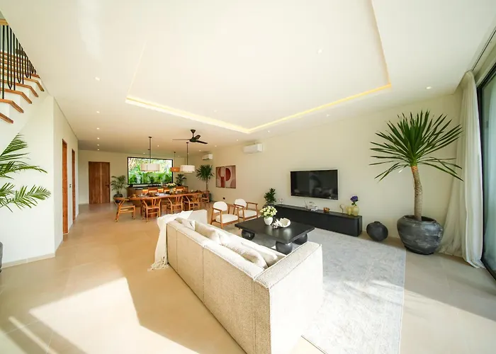 Luxury Living Meets Comfort 3br In