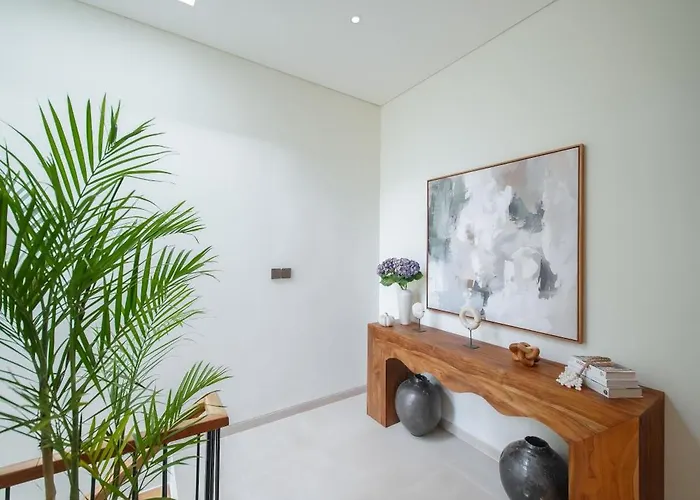 Luxury Living Meets Comfort 3br In ヴィラ *