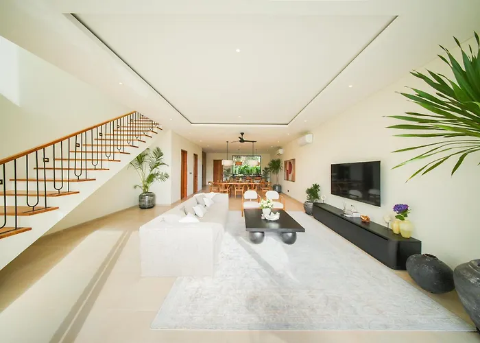 Luxury Living Meets Comfort 3br In