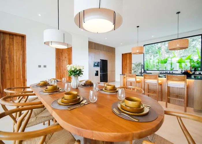 Luxury Living Meets Comfort 3br In 别墅 *